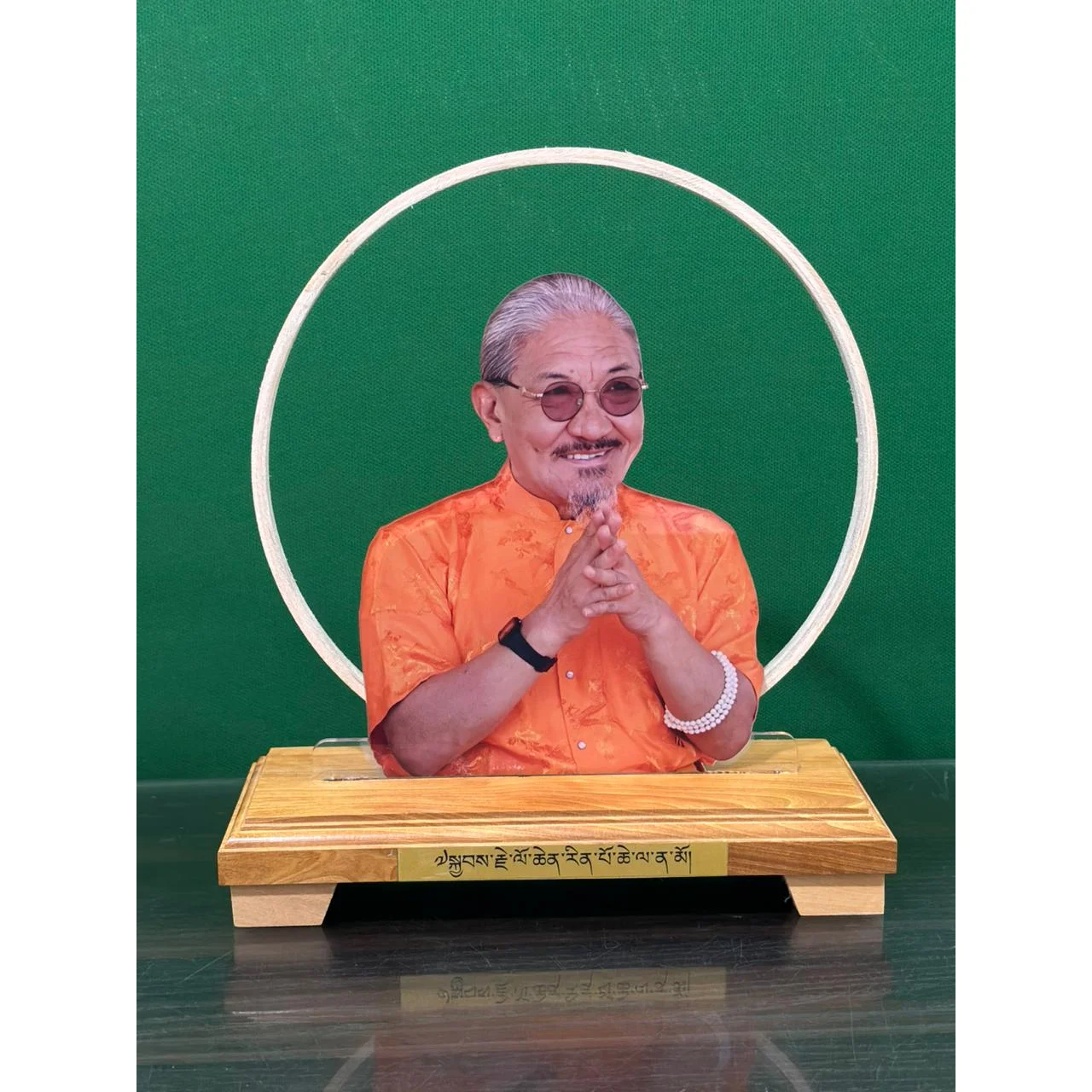 Table Top Memento with Glow Ring Led Light